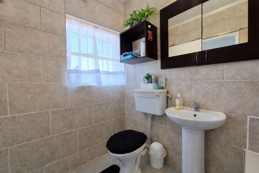 2 Bedroom Property for Sale in Claremont Western Cape